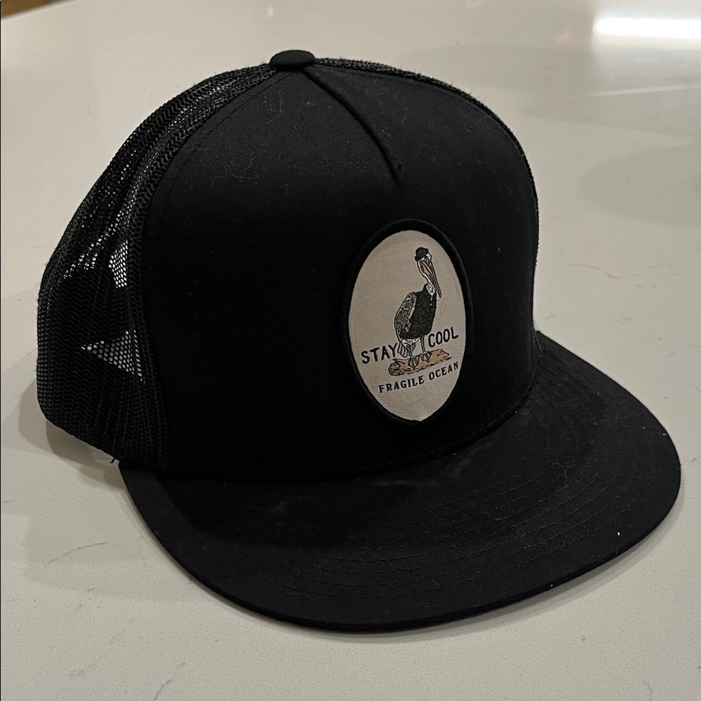 Hobie - Fragile Ocean hat with pelican patch